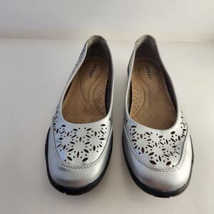 Array silver slip ons Flat Loafer Shoes 6.5